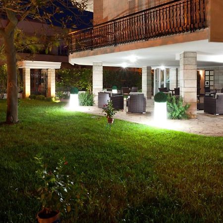 Hotel Il Giardino Di Flora - Piscina & Jacuzzi Lecce Zewnętrze zdjęcie