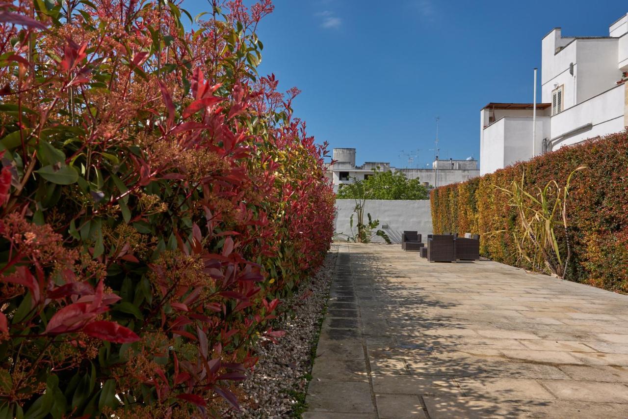 Hotel Il Giardino Di Flora - Piscina & Jacuzzi Lecce Zewnętrze zdjęcie