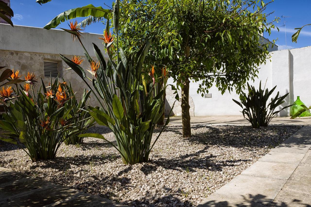 Hotel Il Giardino Di Flora - Piscina & Jacuzzi Lecce Zewnętrze zdjęcie