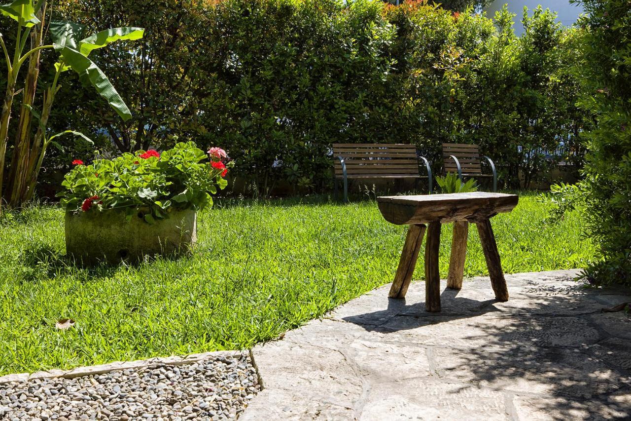 Hotel Il Giardino Di Flora - Piscina & Jacuzzi Lecce Zewnętrze zdjęcie