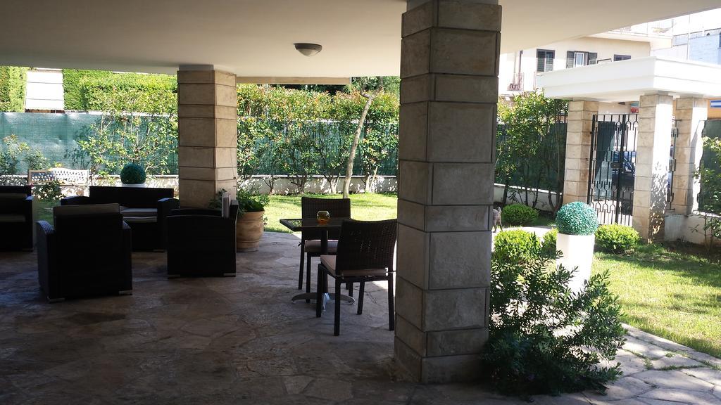 Hotel Il Giardino Di Flora - Piscina & Jacuzzi Lecce Zewnętrze zdjęcie